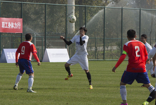 5 裁判要是不在，我就抱著球沖過去。.jpg