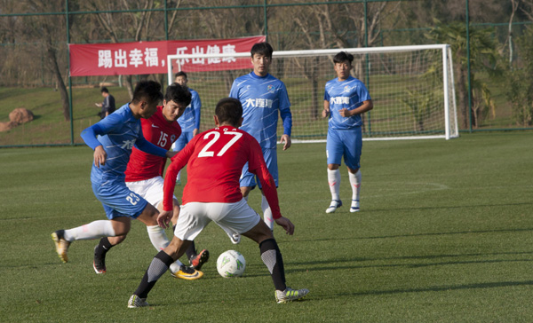 13 他們倆夾我，你倆就在那看著.jpg