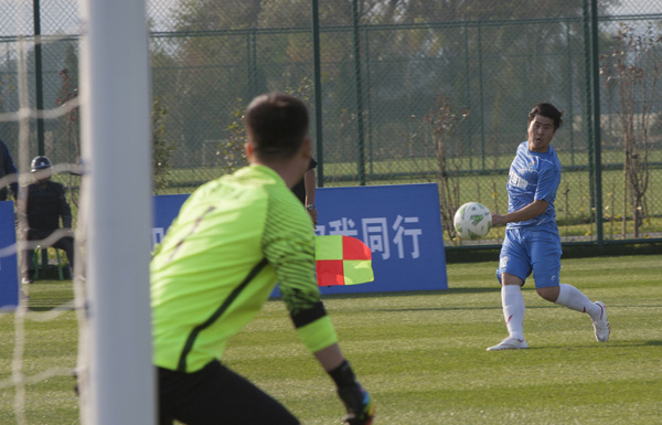 19 怎么了！怎么了！踢球就不能曼妙了？.jpg